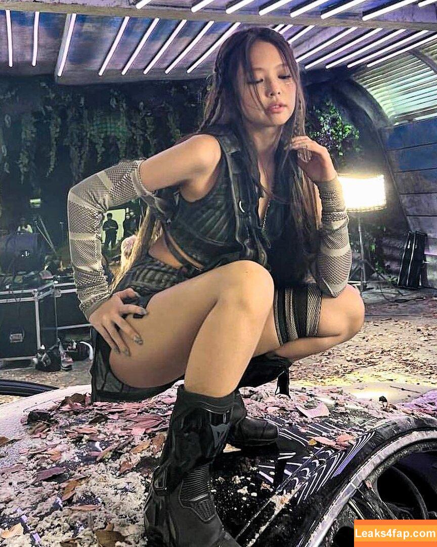 Jennie | BLΛƆKPIИK / Blackpink / jennierubyjane / sheflieshigh слитое фото фото #0123