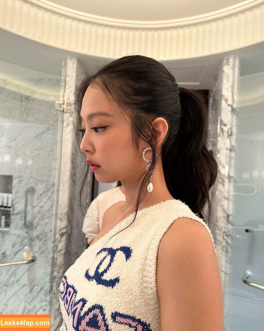 Jennie | BLΛƆKPIИK / Blackpink / jennierubyjane / sheflieshigh слитое фото фото #0129