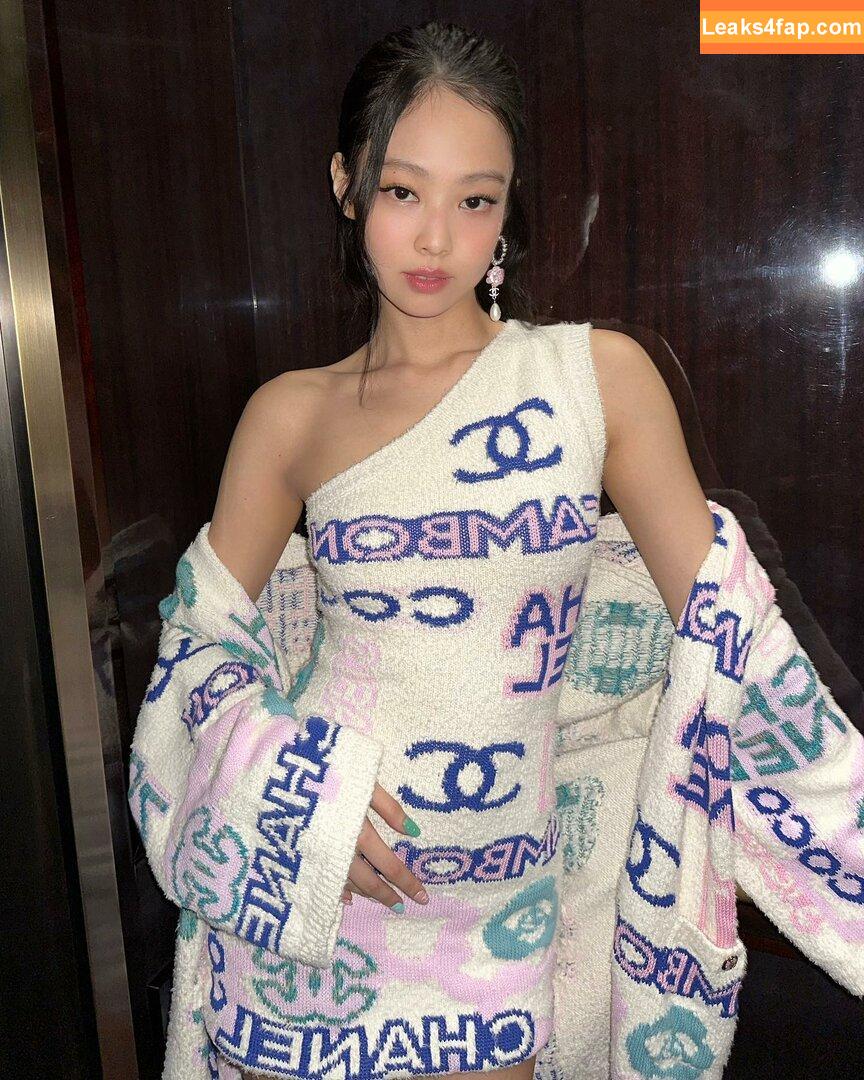 Jennie | BLΛƆKPIИK / Blackpink / jennierubyjane / sheflieshigh слитое фото фото #0130