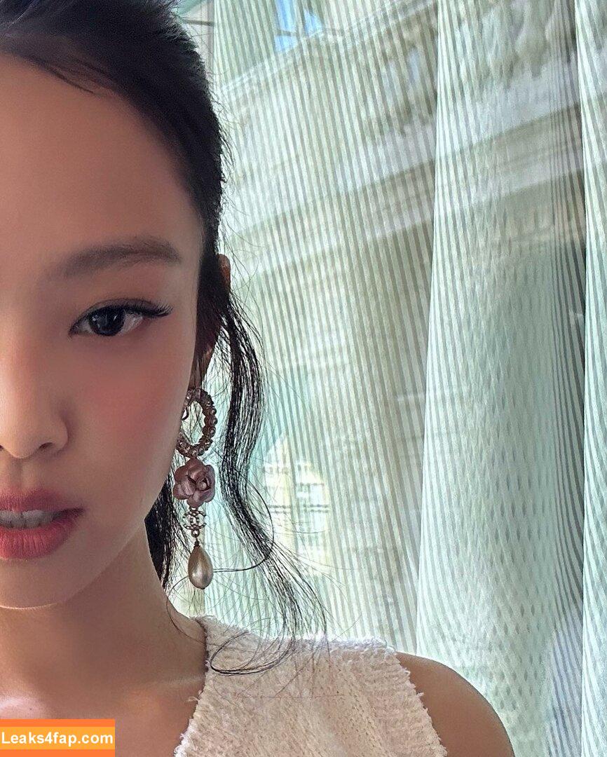 Jennie | BLΛƆKPIИK / Blackpink / jennierubyjane / sheflieshigh слитое фото фото #0131