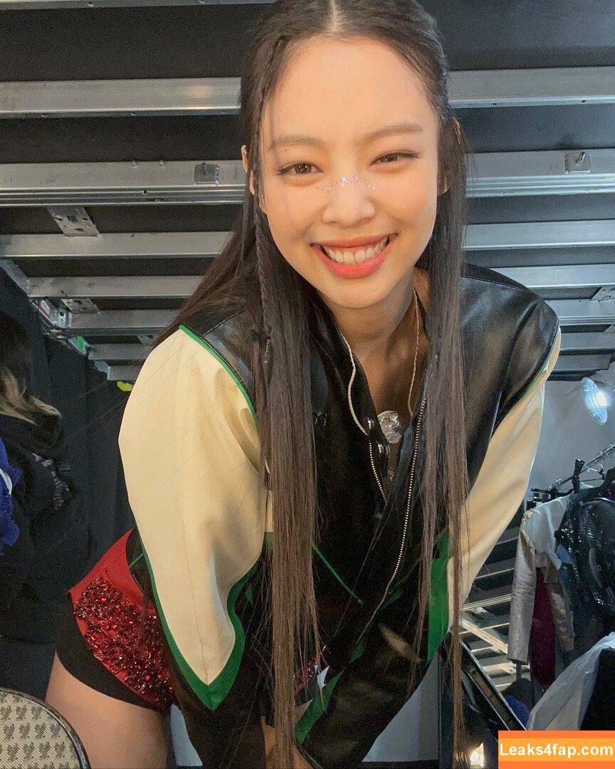 Jennie | BLΛƆKPIИK / Blackpink / jennierubyjane / sheflieshigh слитое фото фото #0144