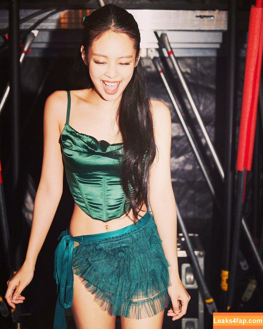 Jennie | BLΛƆKPIИK / Blackpink / jennierubyjane / sheflieshigh слитое фото фото #0176