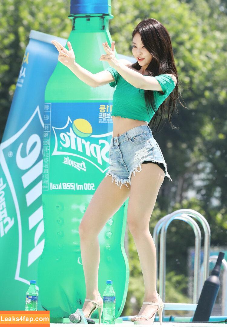 Jennie | BLΛƆKPIИK / Blackpink / jennierubyjane / sheflieshigh слитое фото фото #0181