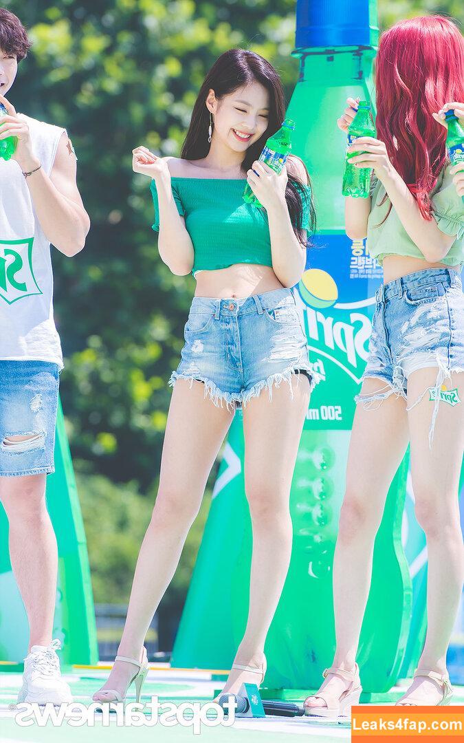 Jennie | BLΛƆKPIИK / Blackpink / jennierubyjane / sheflieshigh слитое фото фото #0183