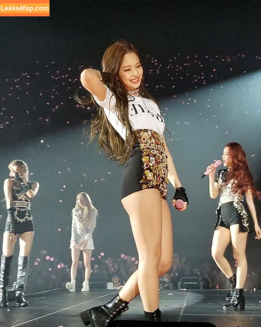 Jennie | BLΛƆKPIИK / Blackpink / jennierubyjane / sheflieshigh слитое фото фото #0194