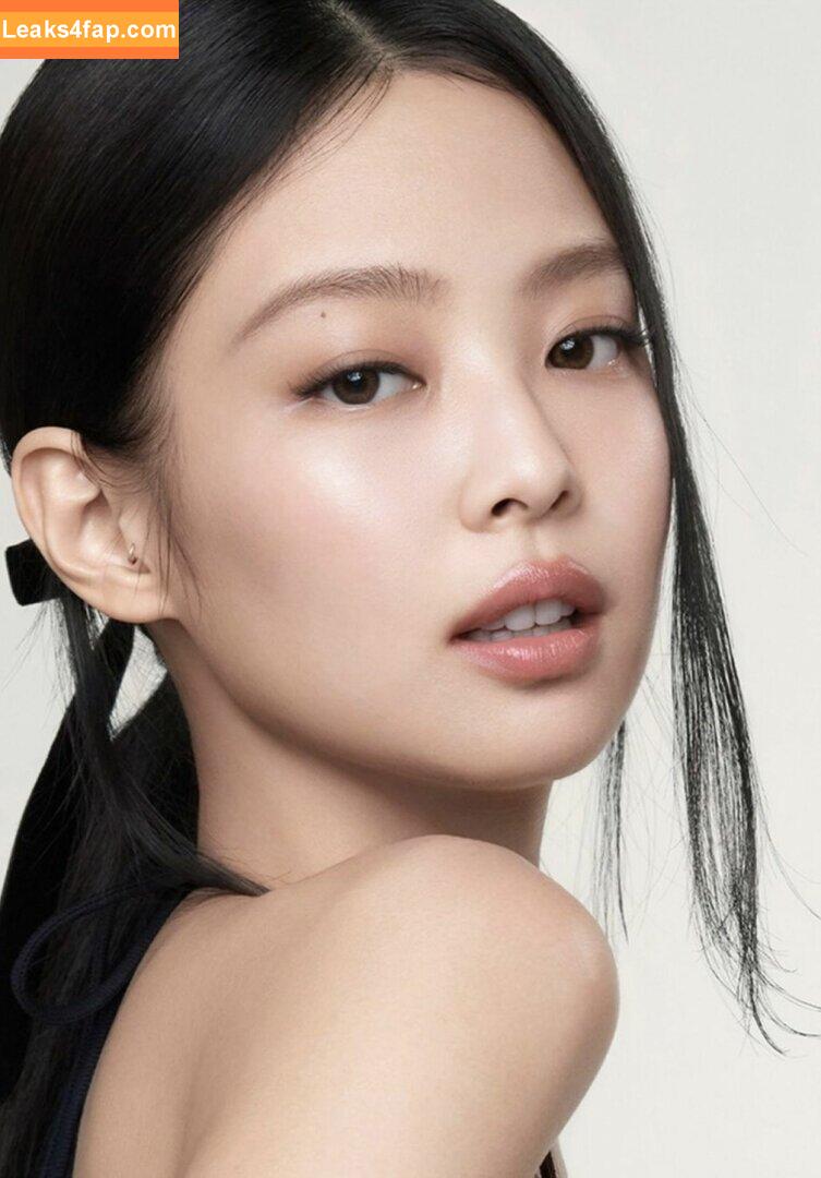 Jennie | BLΛƆKPIИK / Blackpink / jennierubyjane / sheflieshigh слитое фото фото #0211