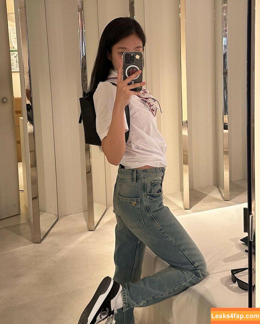 Jennie | BLΛƆKPIИK / Blackpink / jennierubyjane / sheflieshigh слитое фото фото #0227