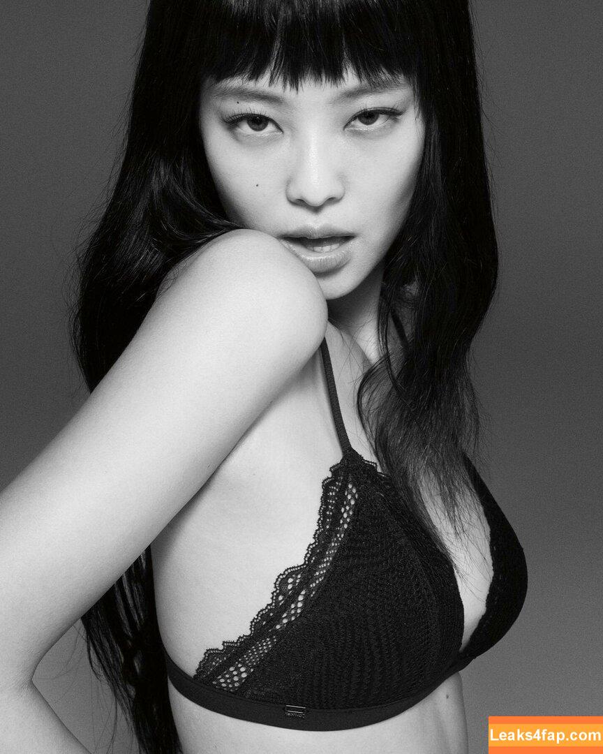 Jennie | BLΛƆKPIИK / Blackpink / jennierubyjane / sheflieshigh слитое фото фото #0231