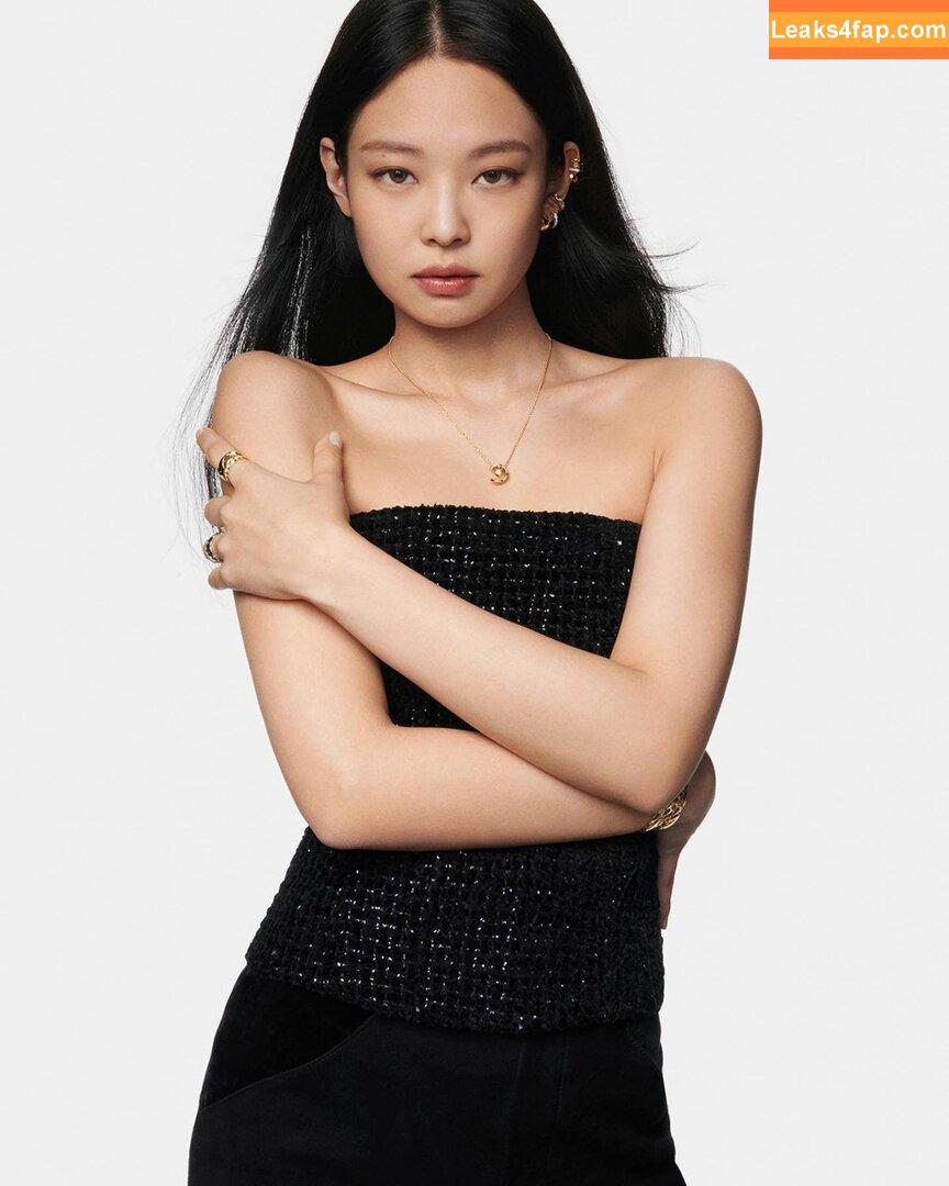 Jennie | BLΛƆKPIИK / Blackpink / jennierubyjane / sheflieshigh слитое фото фото #0245