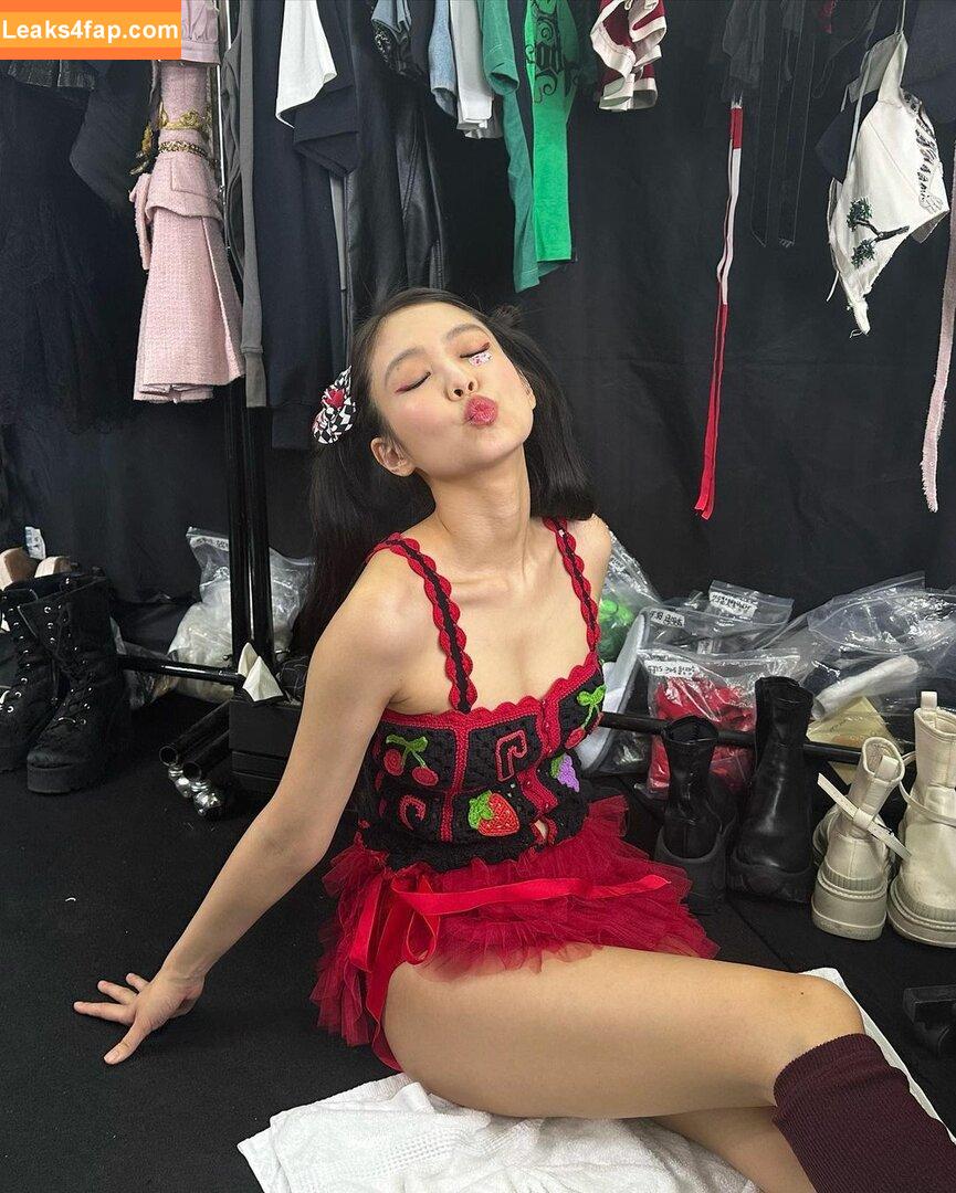 Jennie | BLΛƆKPIИK / Blackpink / jennierubyjane / sheflieshigh слитое фото фото #0255