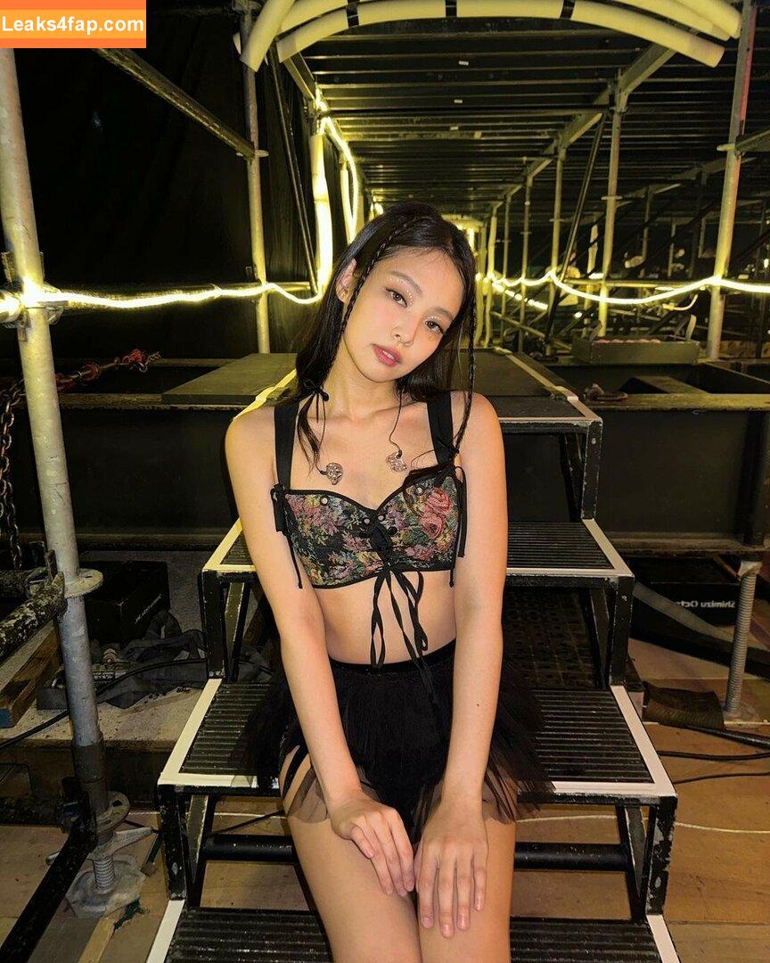 Jennie | BLΛƆKPIИK / Blackpink / jennierubyjane / sheflieshigh слитое фото фото #0268
