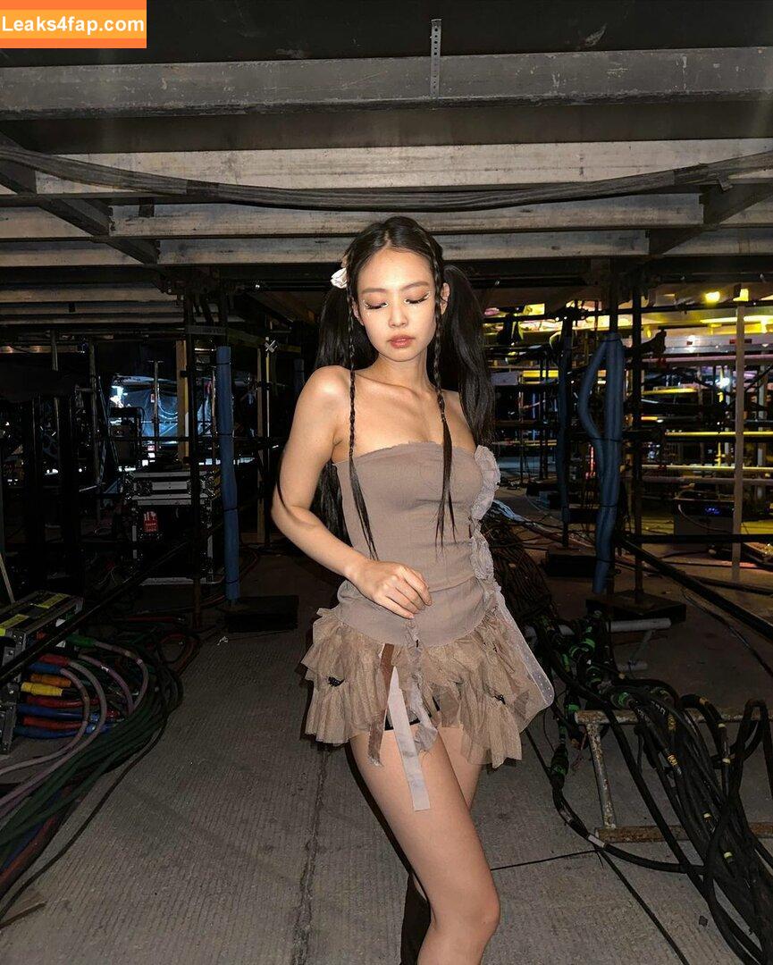 Jennie | BLΛƆKPIИK / Blackpink / jennierubyjane / sheflieshigh слитое фото фото #0280