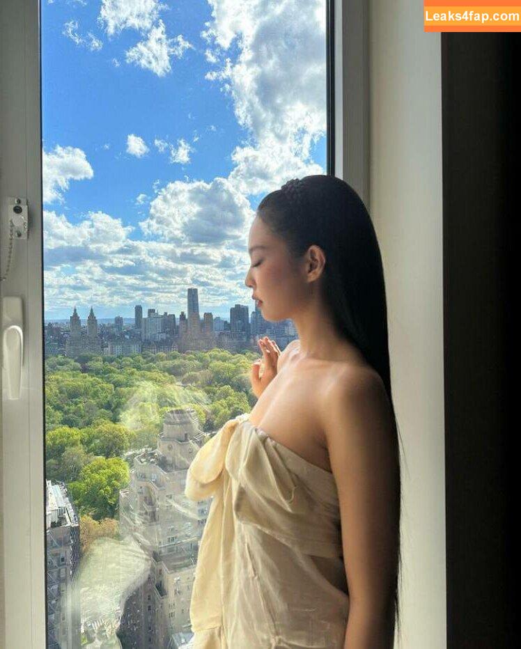 Jennie | BLΛƆKPIИK / Blackpink / jennierubyjane / sheflieshigh слитое фото фото #0295