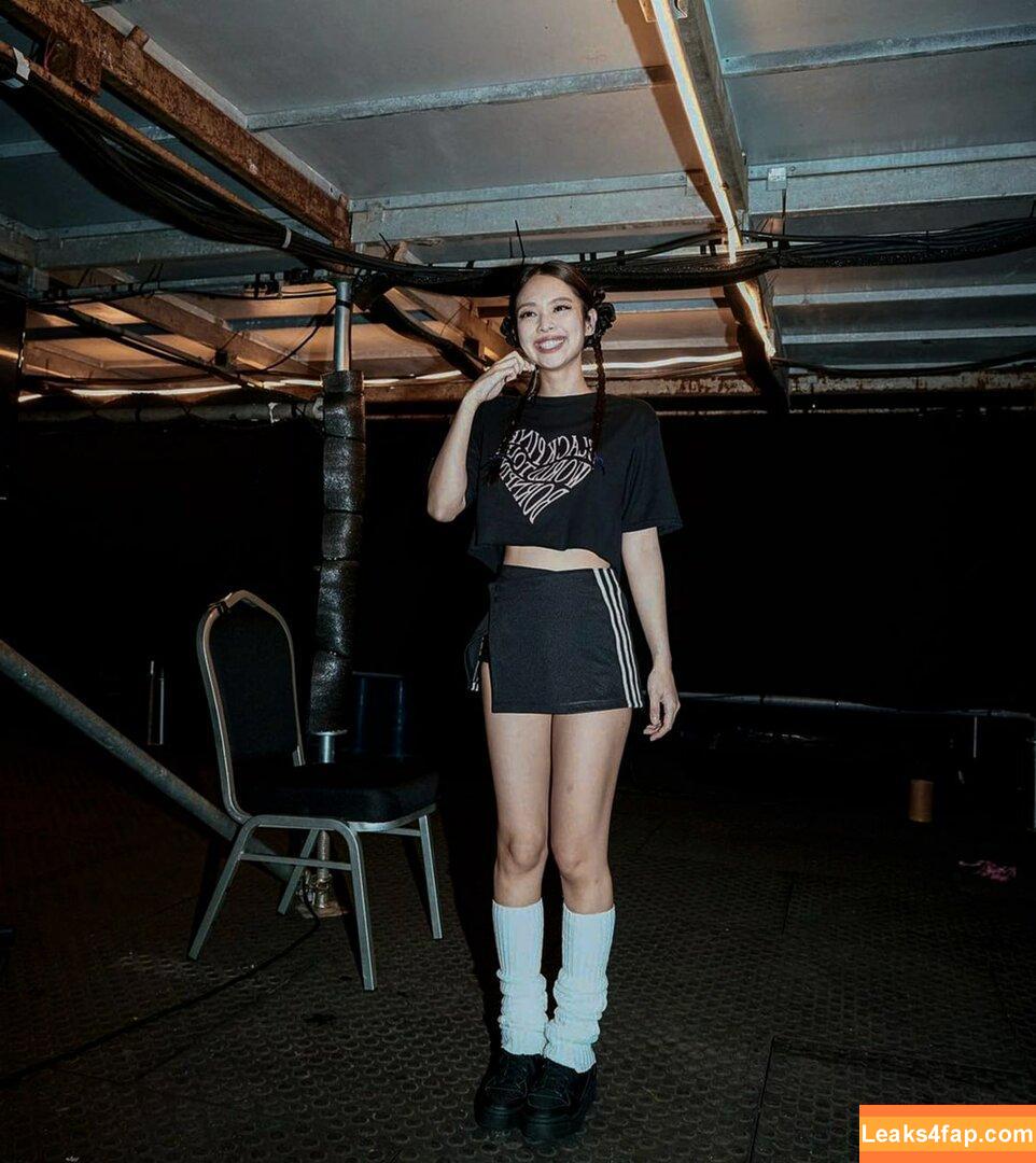 Jennie | BLΛƆKPIИK / Blackpink / jennierubyjane / sheflieshigh слитое фото фото #0317