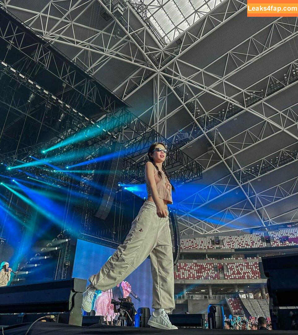 Jennie | BLΛƆKPIИK / Blackpink / jennierubyjane / sheflieshigh слитое фото фото #0326