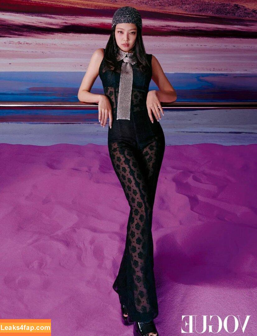 Jennie | BLΛƆKPIИK / Blackpink / jennierubyjane / sheflieshigh слитое фото фото #0335