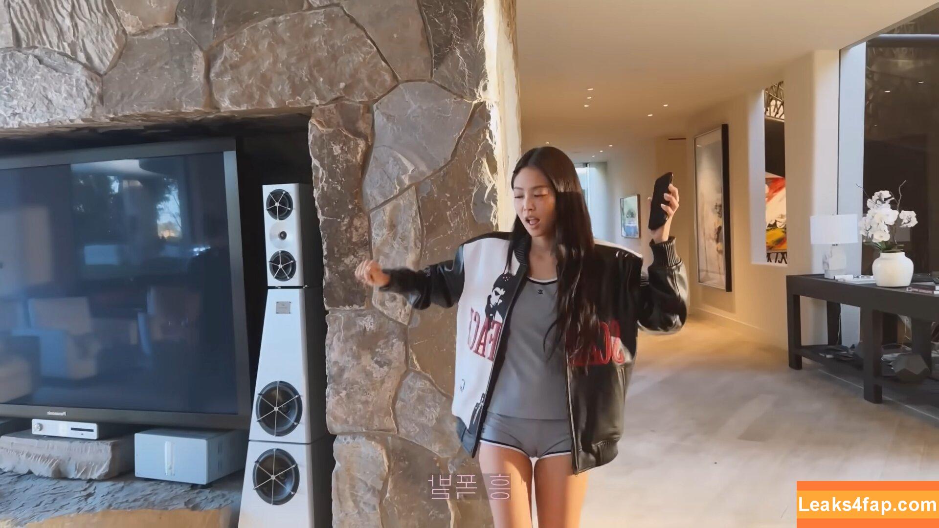 Jennie | BLΛƆKPIИK / Blackpink / jennierubyjane / sheflieshigh слитое фото фото #0340