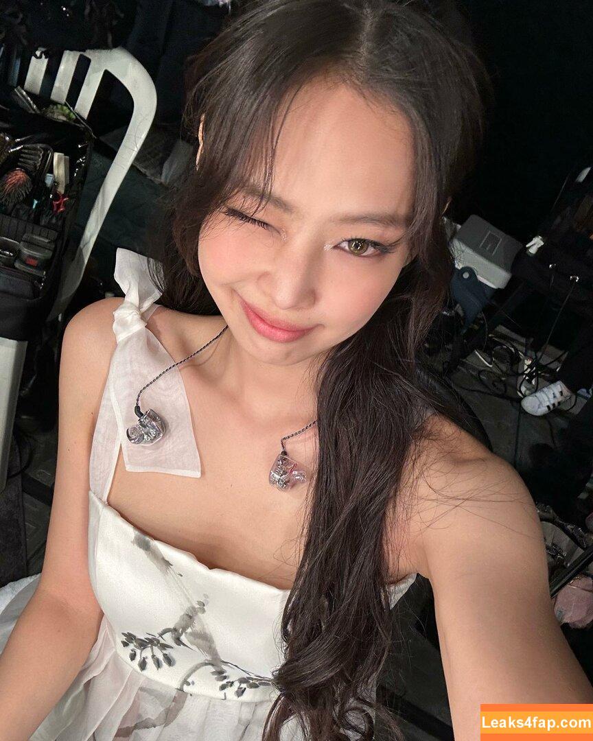 Jennie | BLΛƆKPIИK / Blackpink / jennierubyjane / sheflieshigh слитое фото фото #0348