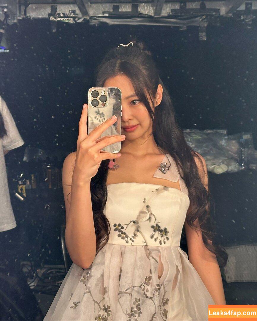 Jennie | BLΛƆKPIИK / Blackpink / jennierubyjane / sheflieshigh слитое фото фото #0351