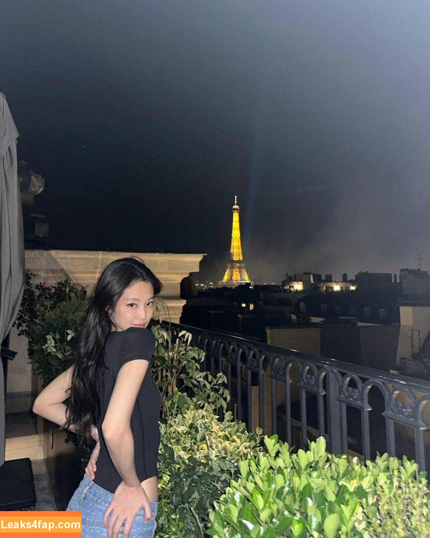 Jennie | BLΛƆKPIИK / Blackpink / jennierubyjane / sheflieshigh слитое фото фото #0352