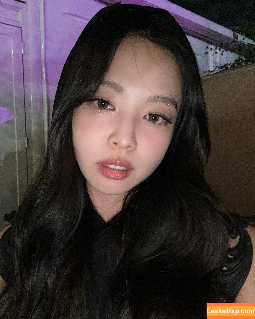 Jennie | BLΛƆKPIИK / Blackpink / jennierubyjane / sheflieshigh слитое фото фото #0354