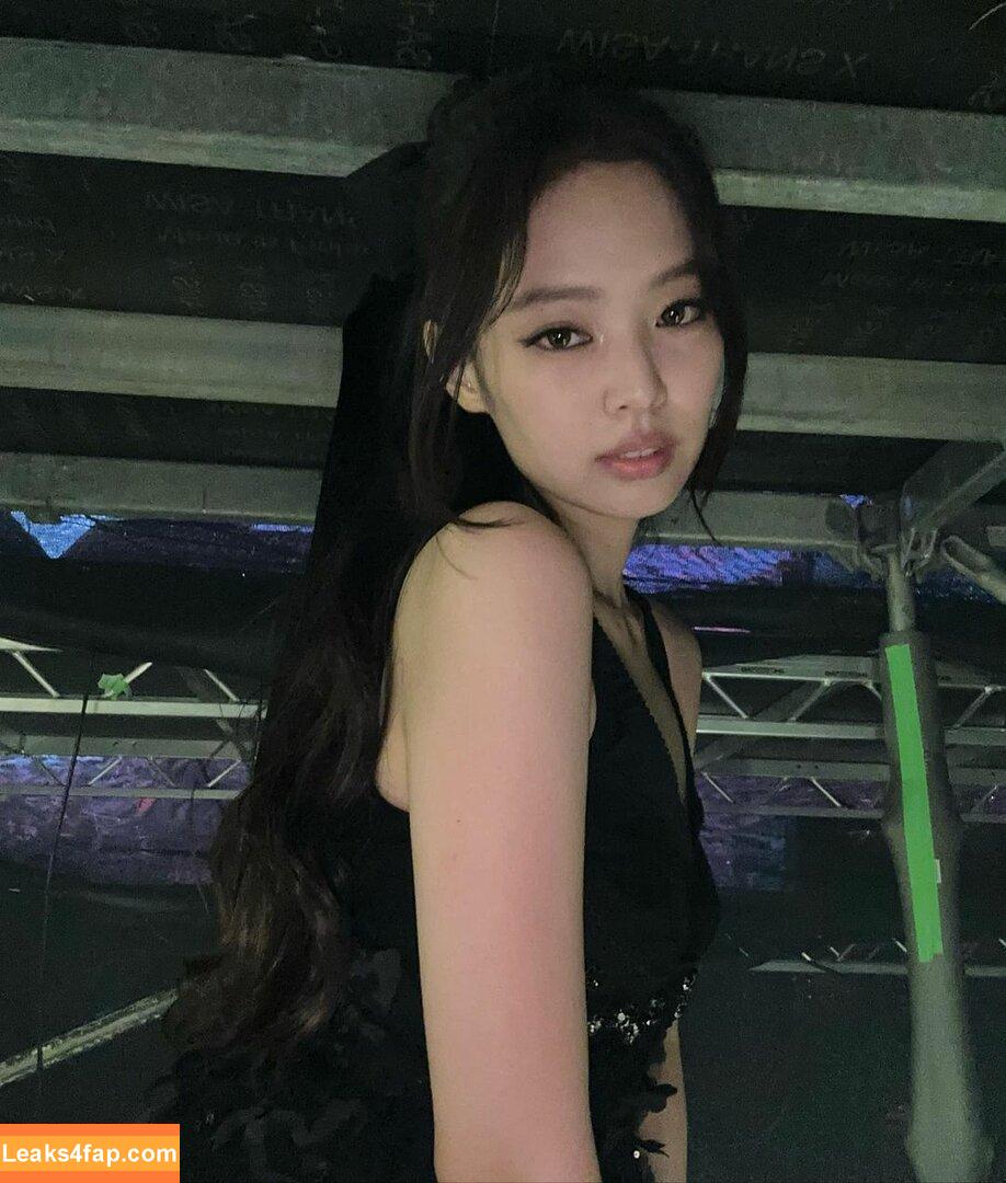 Jennie | BLΛƆKPIИK / Blackpink / jennierubyjane / sheflieshigh слитое фото фото #0359