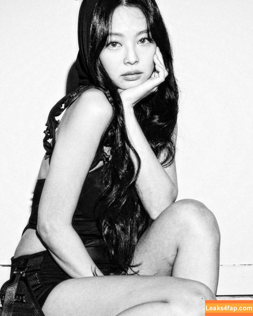 Jennie | BLΛƆKPIИK / Blackpink / jennierubyjane / sheflieshigh слитое фото фото #0363
