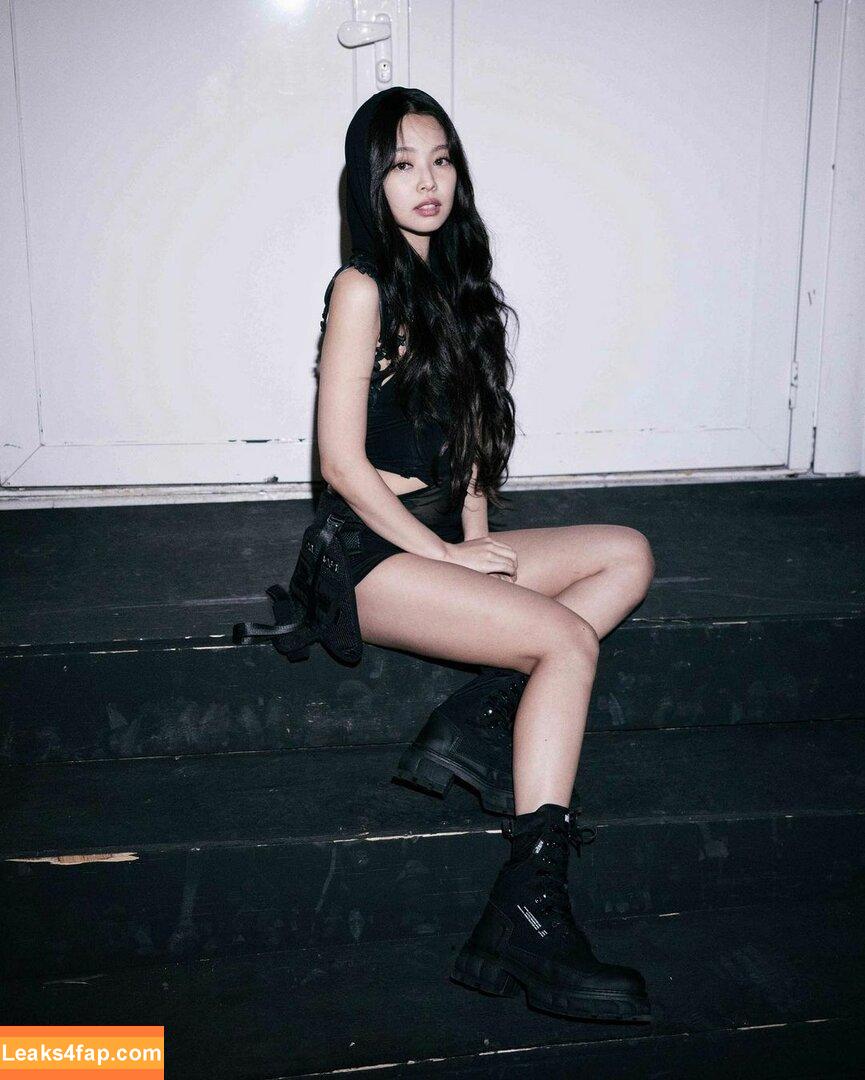 Jennie | BLΛƆKPIИK / Blackpink / jennierubyjane / sheflieshigh слитое фото фото #0365