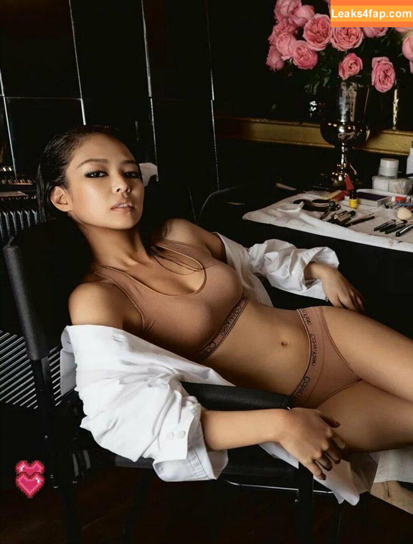 Jennie | BLΛƆKPIИK / Blackpink / jennierubyjane / sheflieshigh слитое фото фото #0374