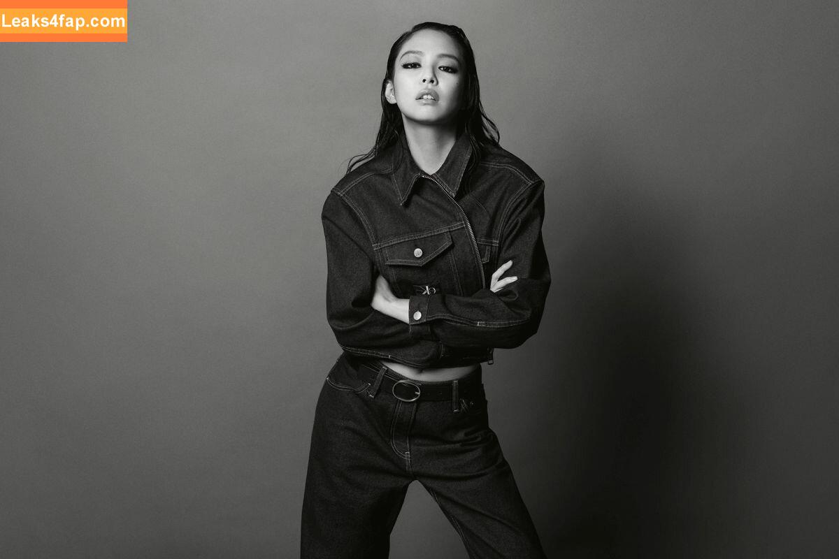 Jennie | BLΛƆKPIИK / Blackpink / jennierubyjane / sheflieshigh слитое фото фото #0379