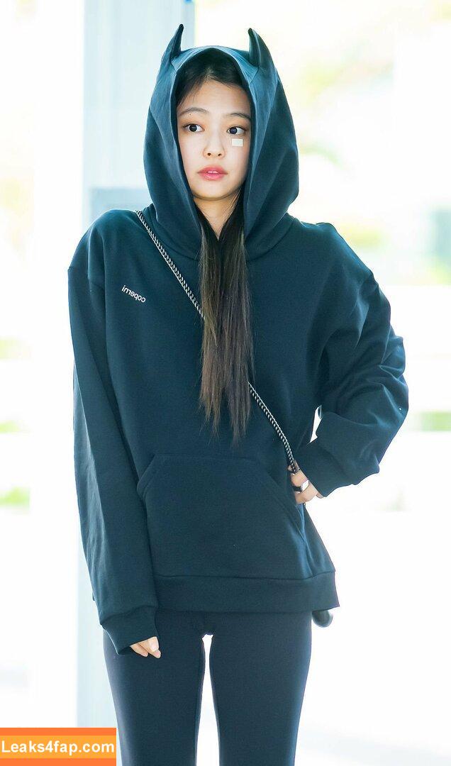 Jennie | BLΛƆKPIИK / Blackpink / jennierubyjane / sheflieshigh слитое фото фото #0391