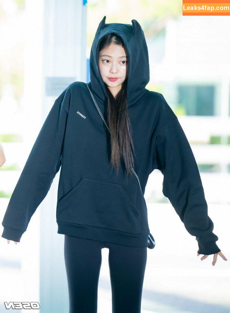 Jennie | BLΛƆKPIИK / Blackpink / jennierubyjane / sheflieshigh слитое фото фото #0392