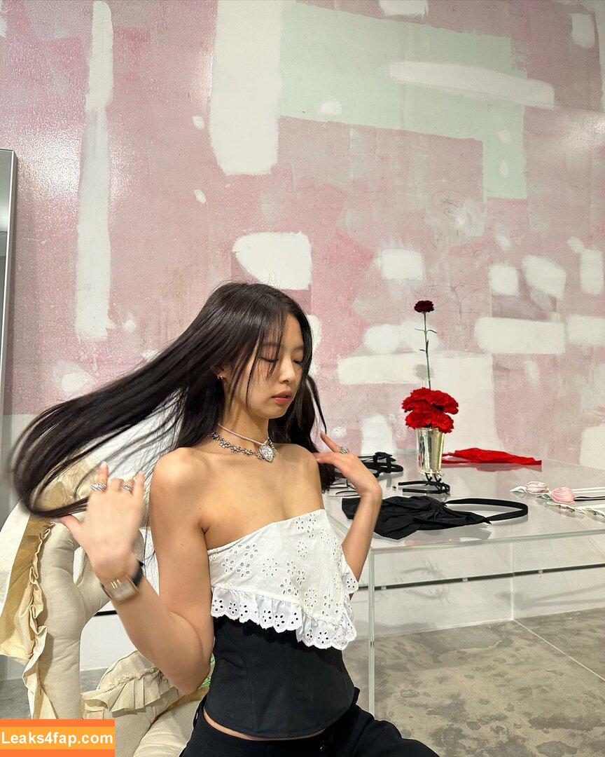 Jennie | BLΛƆKPIИK / Blackpink / jennierubyjane / sheflieshigh слитое фото фото #0397