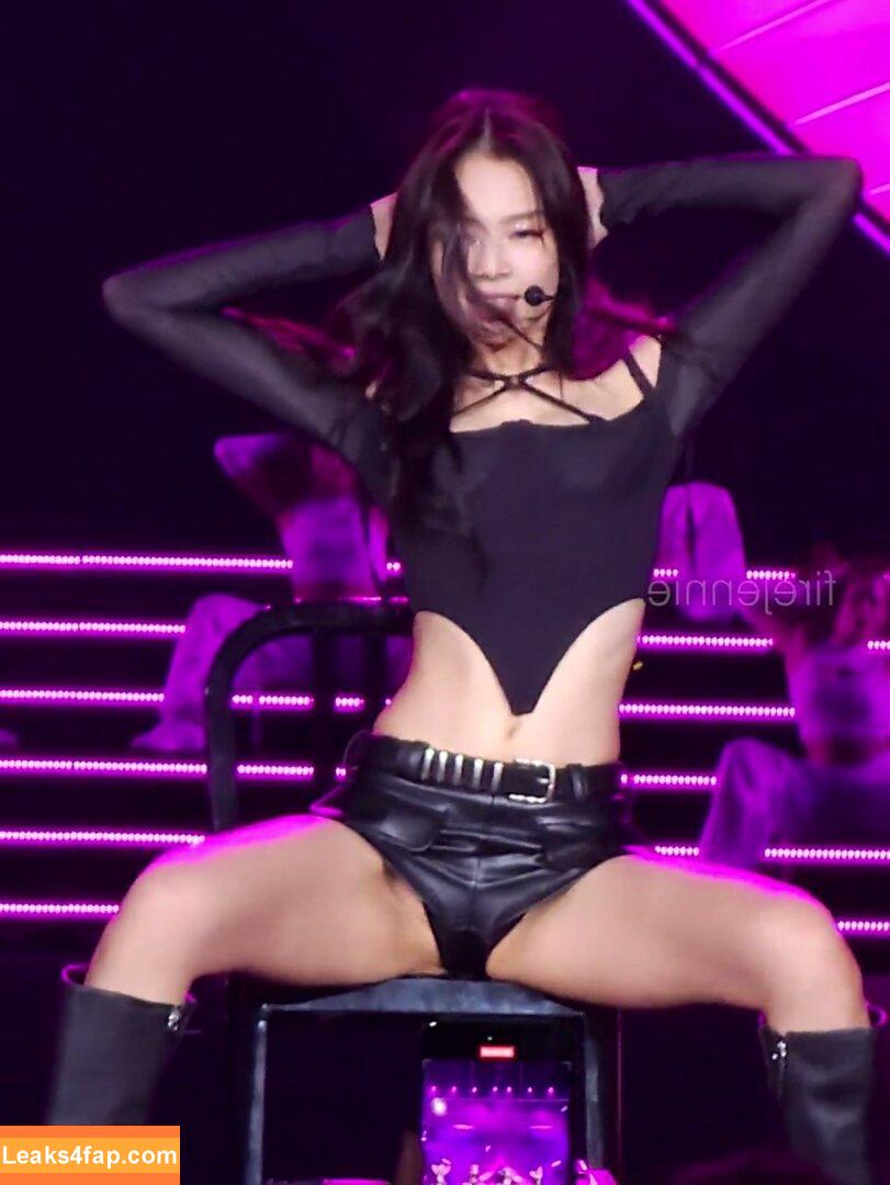 Jennie | BLΛƆKPIИK / Blackpink / jennierubyjane / sheflieshigh слитое фото фото #0408