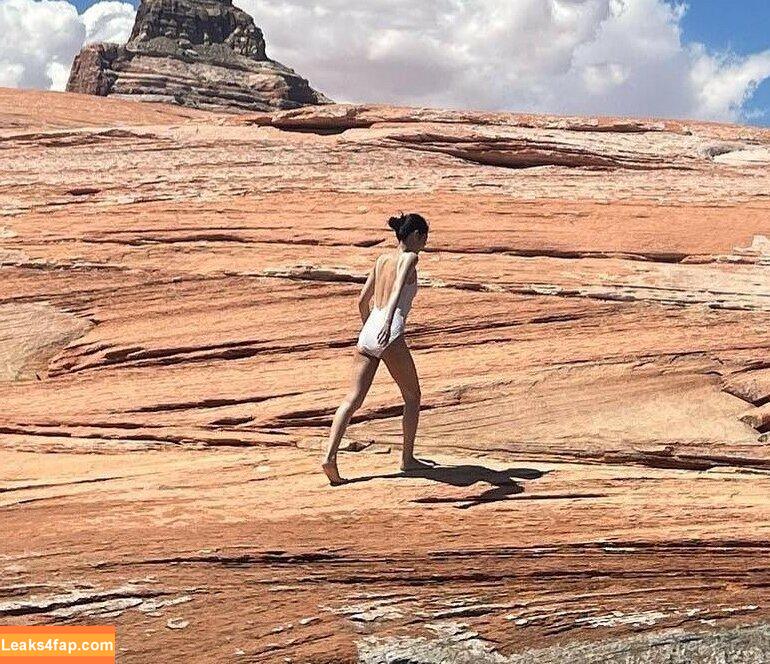 Jennie | BLΛƆKPIИK / Blackpink / jennierubyjane / sheflieshigh слитое фото фото #0415