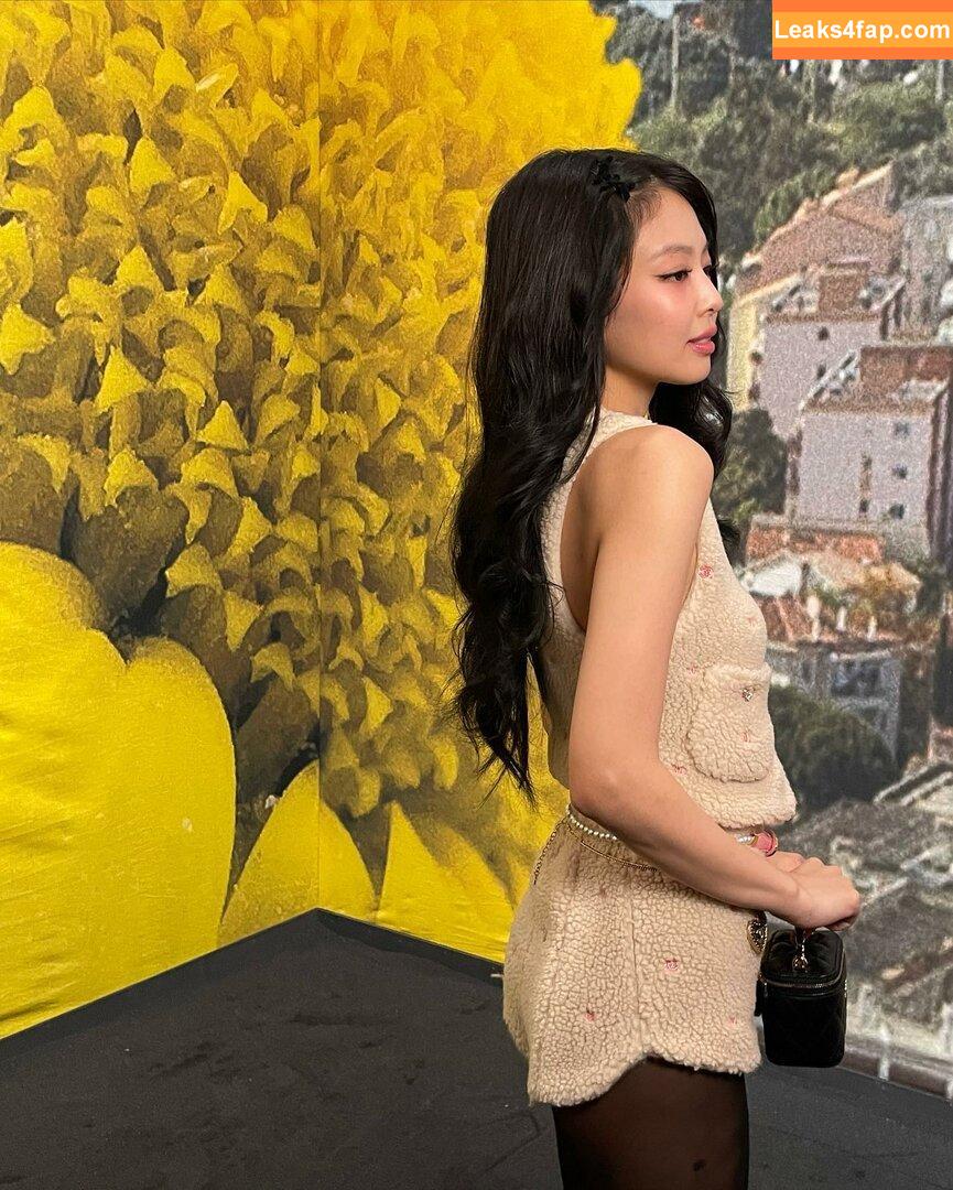 Jennie | BLΛƆKPIИK / Blackpink / jennierubyjane / sheflieshigh слитое фото фото #0423