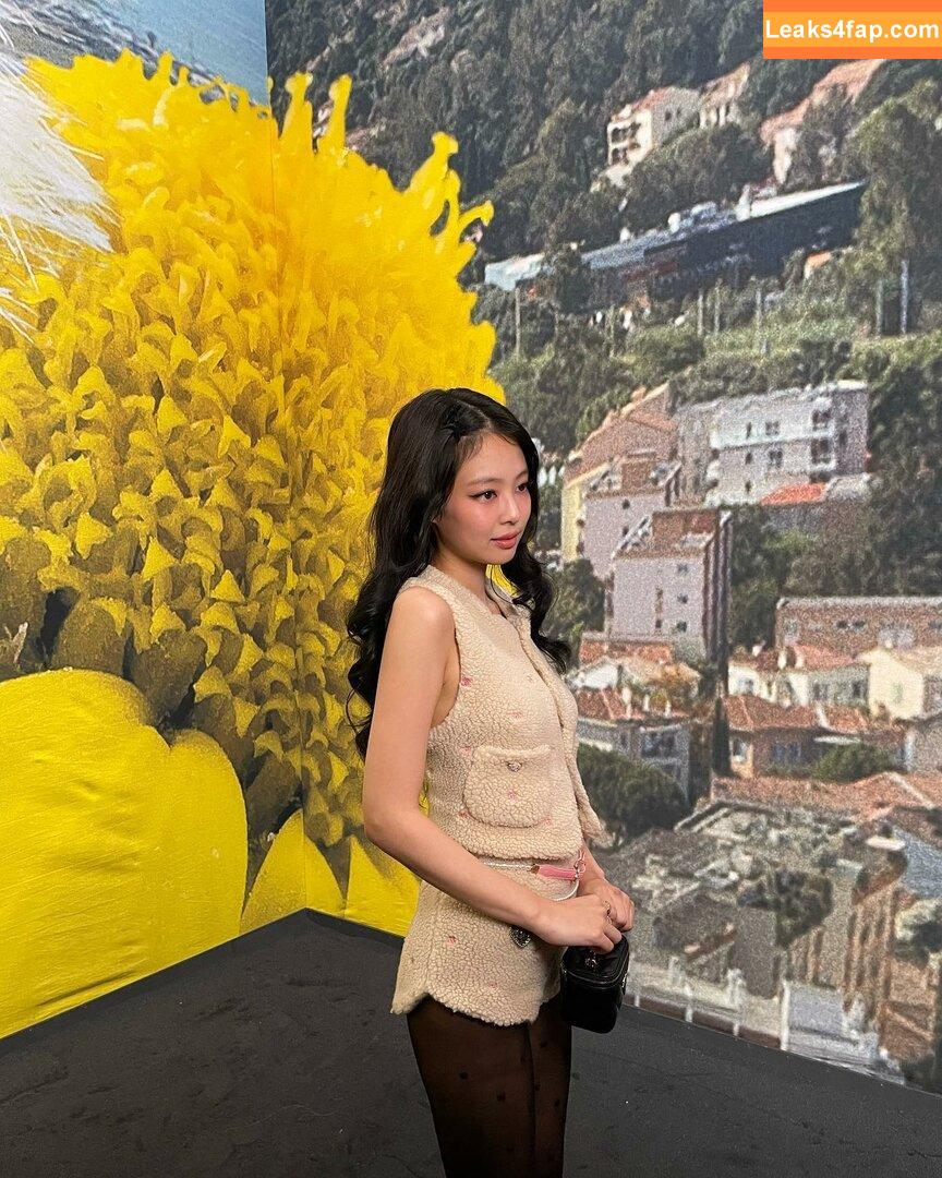 Jennie | BLΛƆKPIИK / Blackpink / jennierubyjane / sheflieshigh слитое фото фото #0425