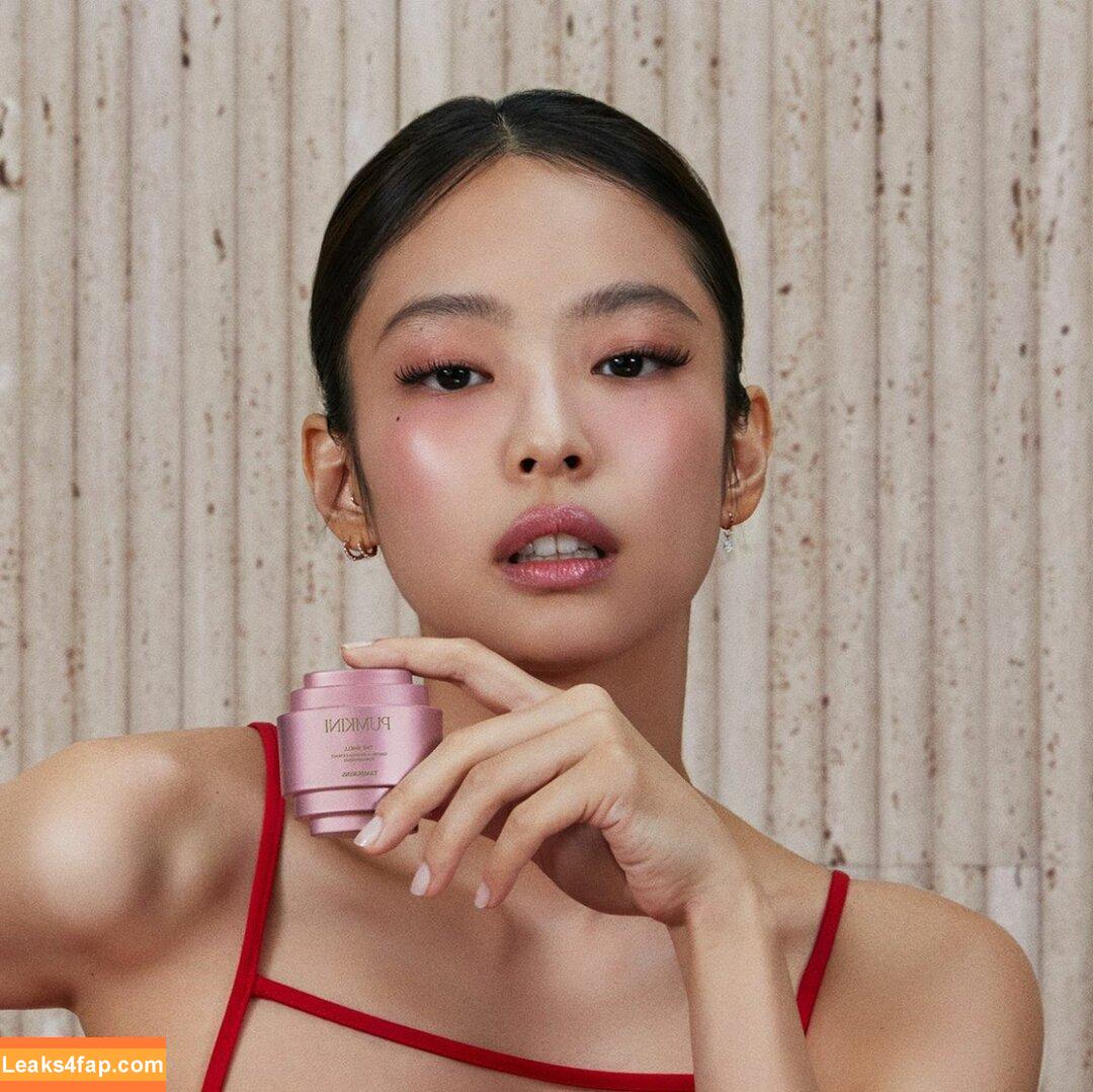 Jennie | BLΛƆKPIИK / Blackpink / jennierubyjane / sheflieshigh слитое фото фото #0434