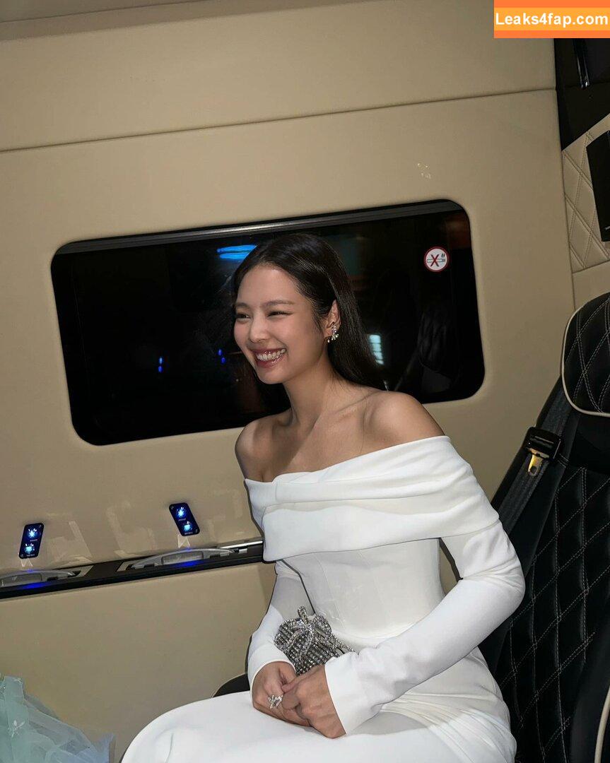 Jennie | BLΛƆKPIИK / Blackpink / jennierubyjane / sheflieshigh слитое фото фото #0444