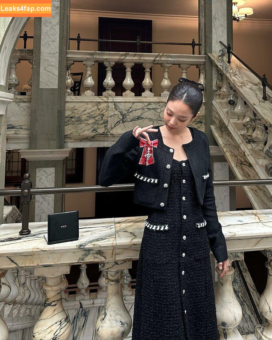 Jennie | BLΛƆKPIИK / Blackpink / jennierubyjane / sheflieshigh слитое фото фото #0448