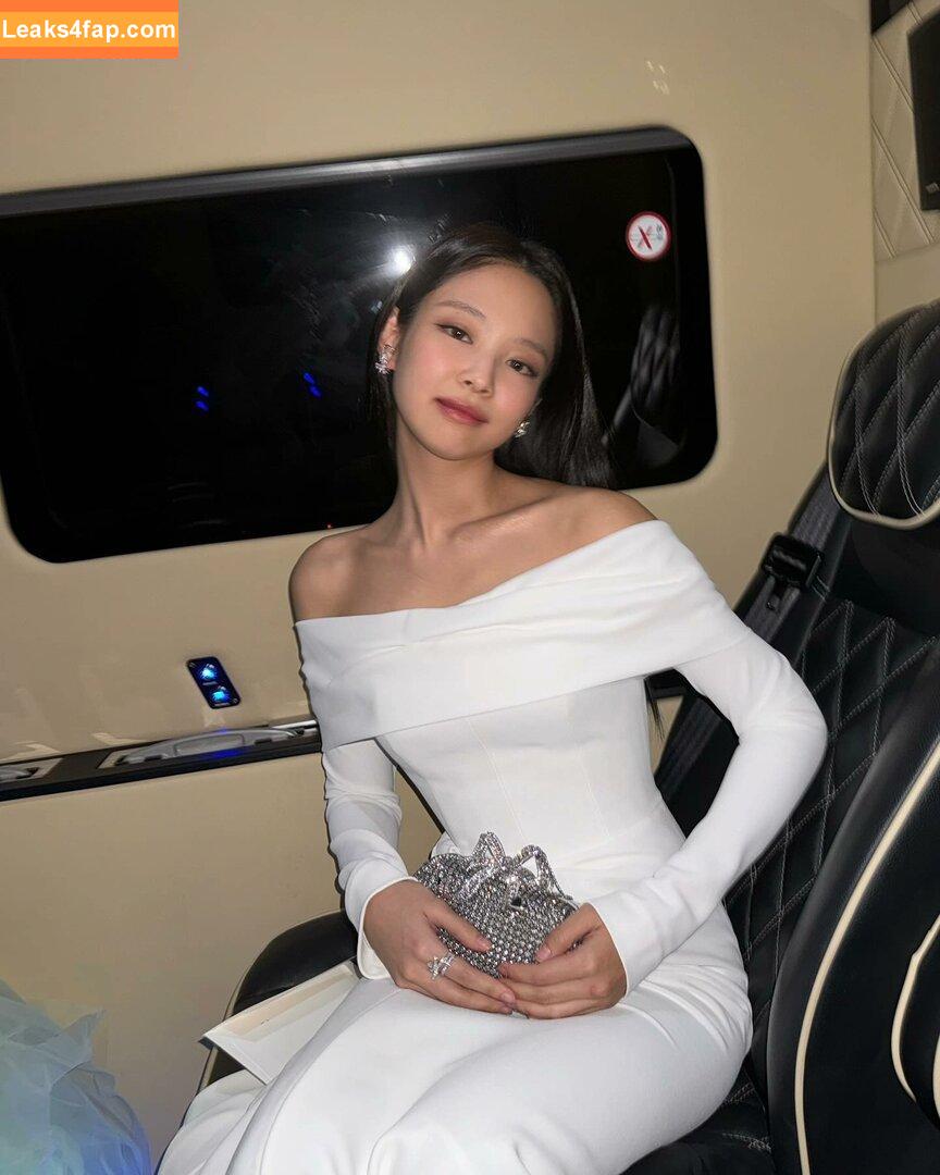 Jennie | BLΛƆKPIИK / Blackpink / jennierubyjane / sheflieshigh слитое фото фото #0451