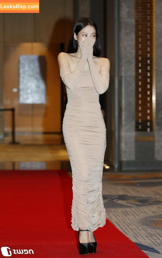 Jennie | BLΛƆKPIИK / Blackpink / jennierubyjane / sheflieshigh слитое фото фото #0455