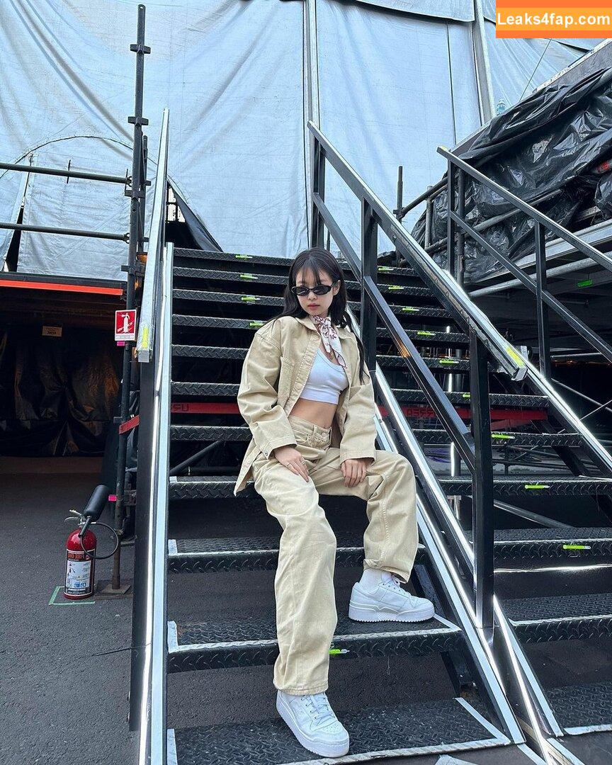 Jennie | BLΛƆKPIИK / Blackpink / jennierubyjane / sheflieshigh слитое фото фото #0477