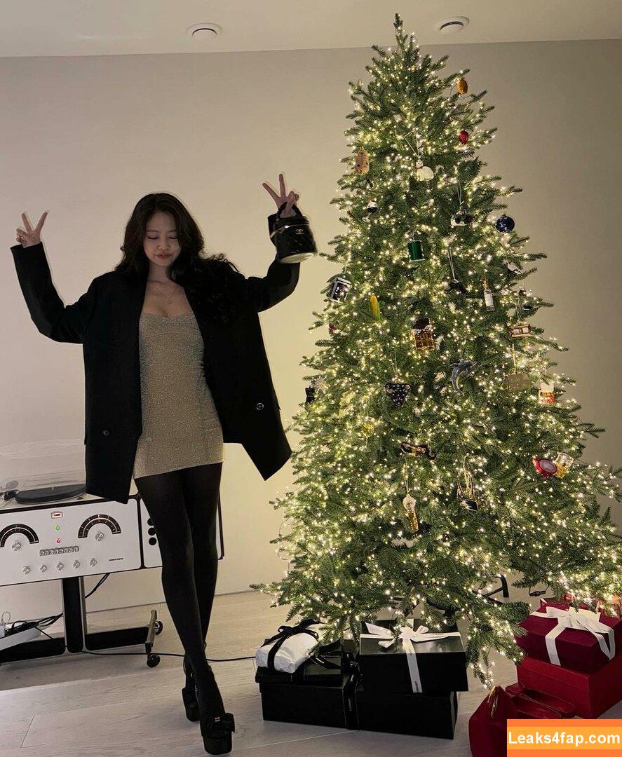 Jennie | BLΛƆKPIИK / Blackpink / jennierubyjane / sheflieshigh слитое фото фото #0495