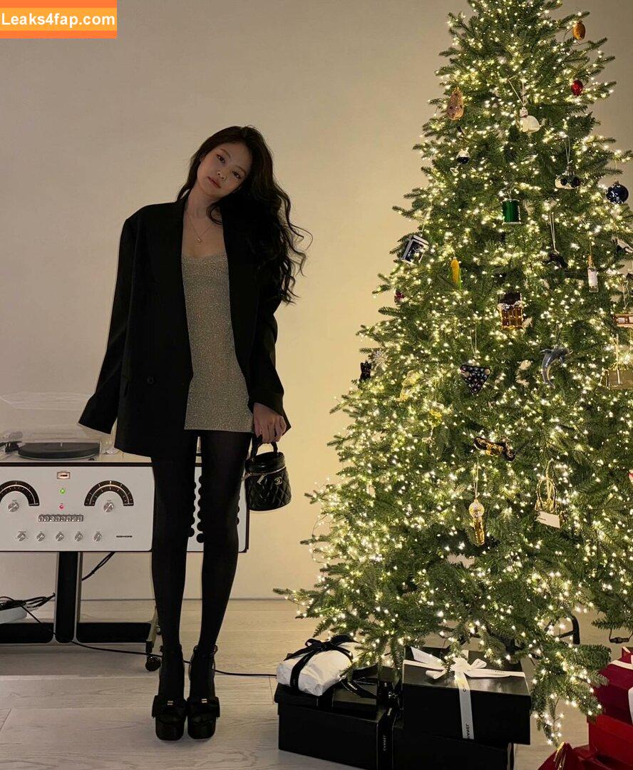 Jennie | BLΛƆKPIИK / Blackpink / jennierubyjane / sheflieshigh слитое фото фото #0498