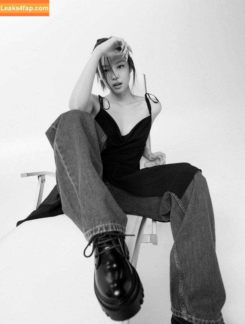 Jennie | BLΛƆKPIИK / Blackpink / jennierubyjane / sheflieshigh слитое фото фото #0519