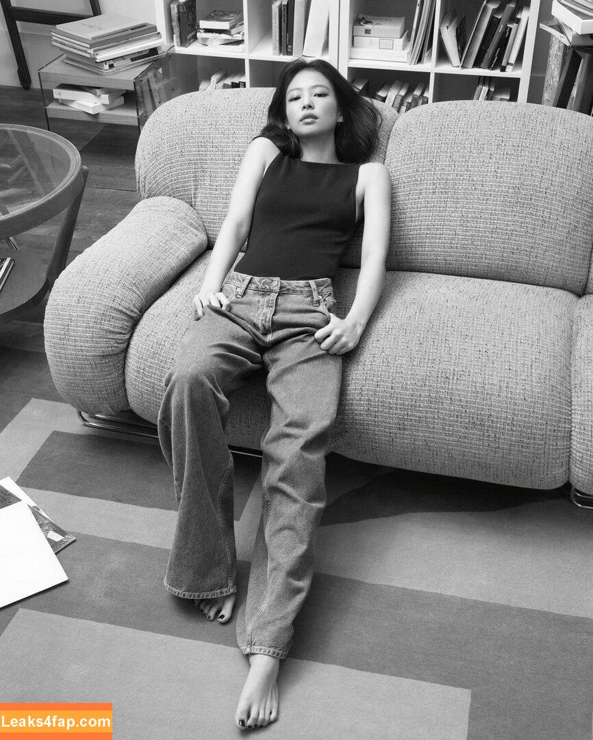 Jennie | BLΛƆKPIИK / Blackpink / jennierubyjane / sheflieshigh слитое фото фото #0547