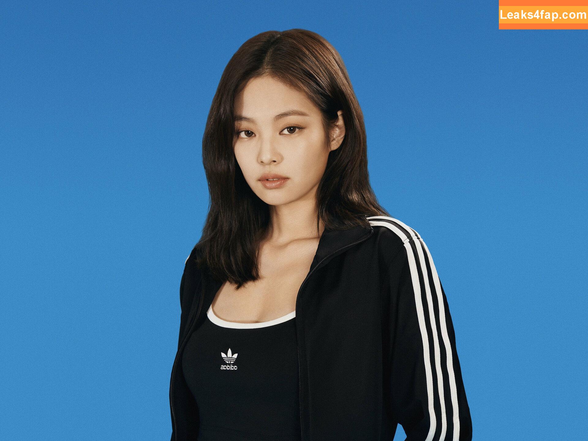 Jennie | BLΛƆKPIИK / Blackpink / jennierubyjane / sheflieshigh слитое фото фото #0554