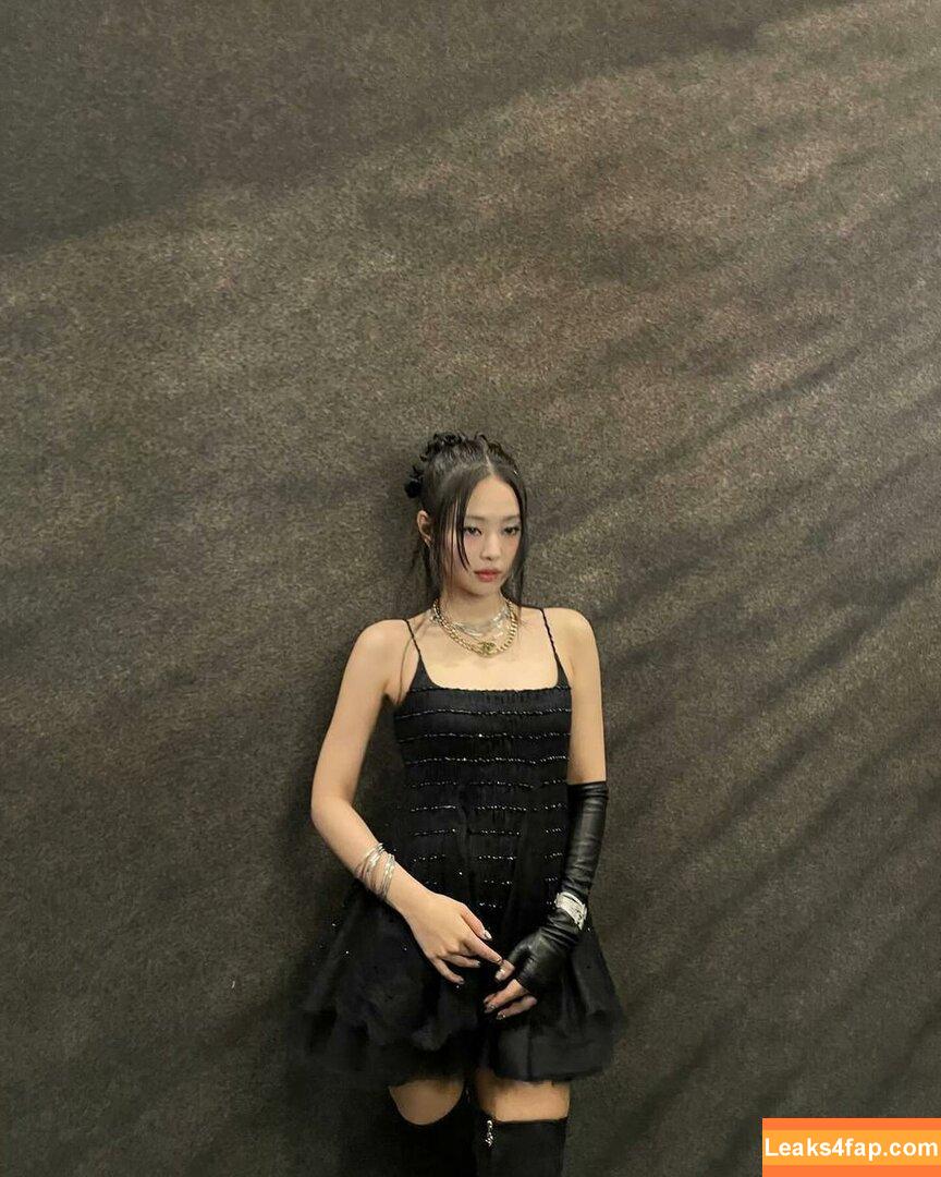 Jennie | BLΛƆKPIИK / Blackpink / jennierubyjane / sheflieshigh слитое фото фото #0559