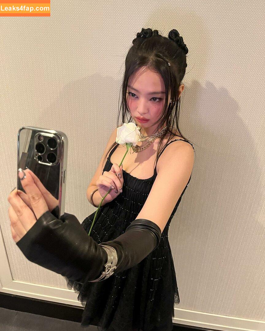 Jennie | BLΛƆKPIИK / Blackpink / jennierubyjane / sheflieshigh слитое фото фото #0562